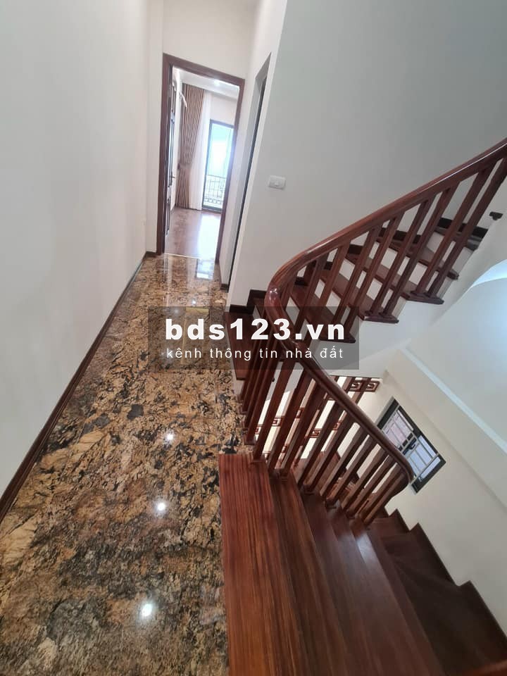 Bán nhà Nguyễn Văn Cừ, Long Biên, 5T, 47m2, 4,75 tỷ