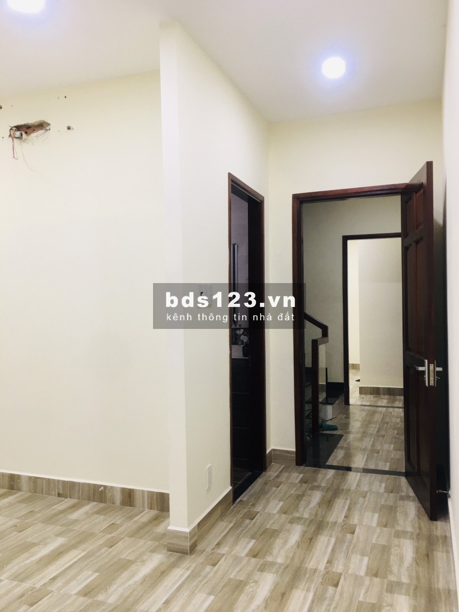 Nhà mới HXT TKTQ Trệt, 2L, ST,4PN,4WC