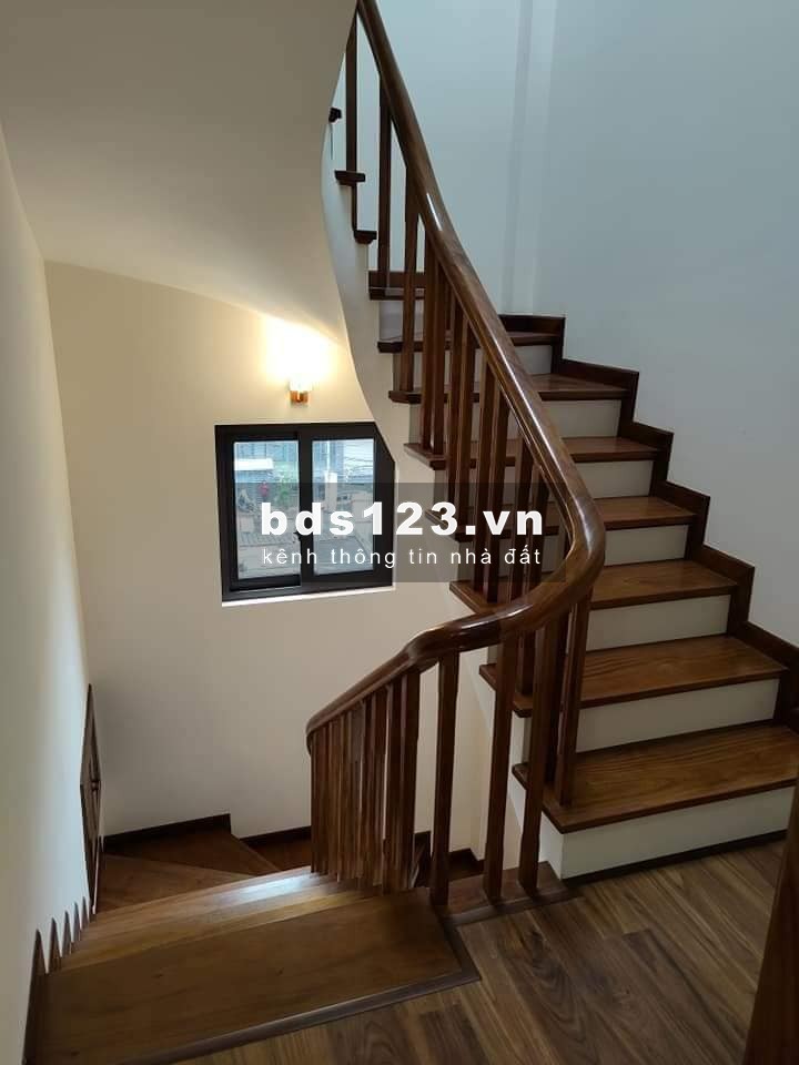 Bán nhà Bồ Đề, Long Biên 5 Tầng, 37m2, 3.25 tỷ