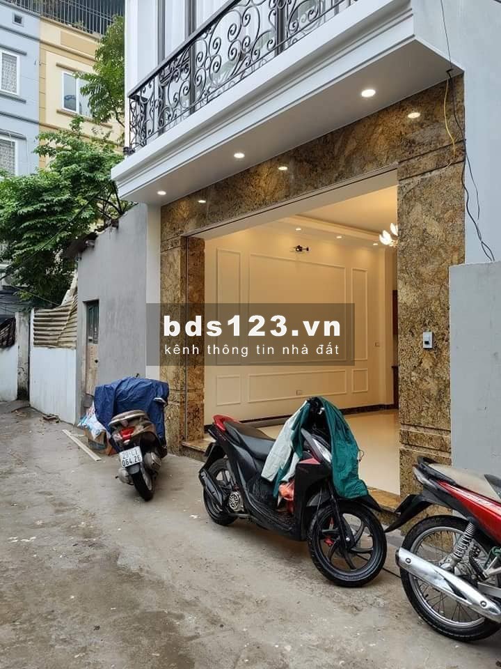 Bán nhà Bồ Đề, Long Biên 5 Tầng, 37m2, 3.25 tỷ