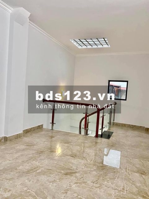 Bán nhà Khương Trung - Thanh Xuân. Kinh doanh. Nở hậu. Ô tô vào nhà luôn. 45m2. Giá 6,8 tỷ