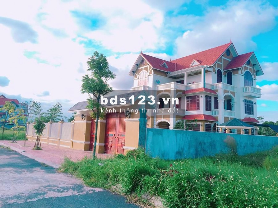 Cần vốn kinh doanh bán nhanh ô đất đông vui văn minh dãy ALK04 Hướng đông bắc Khách hàng đến xem trực tiếp vị trí đất là ưng luôn