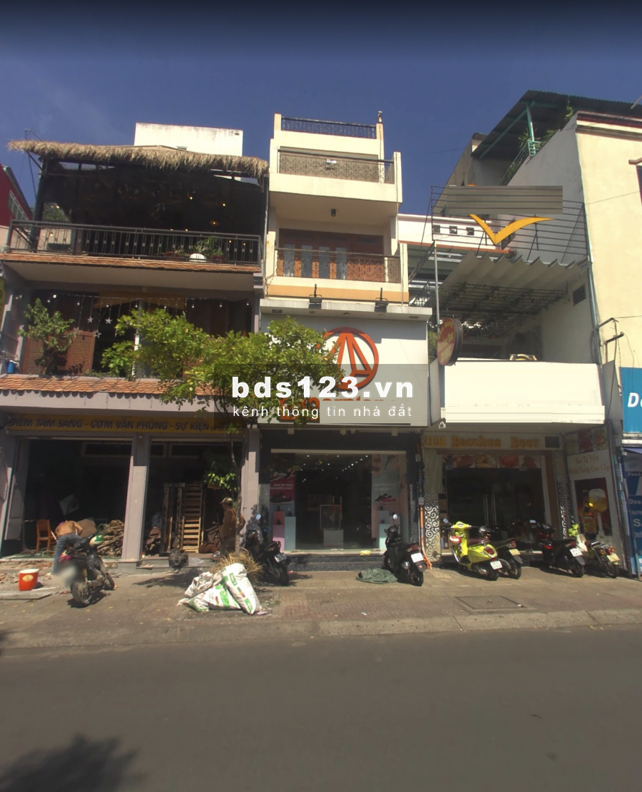 Mặt Tiền Đường Bình Phú. DT: 4 x 17.5 suốt 3 lầu