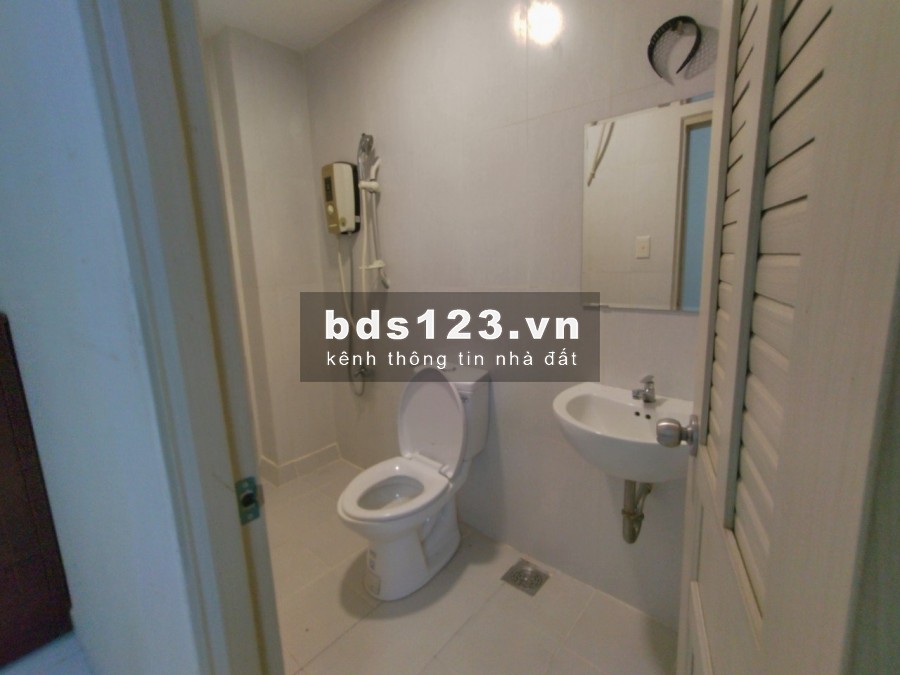 Phòng Tiện Nghi Nội Thất Đầy Đủ, Máy Nóng Lạnh, 4 Người, Gần Vincom