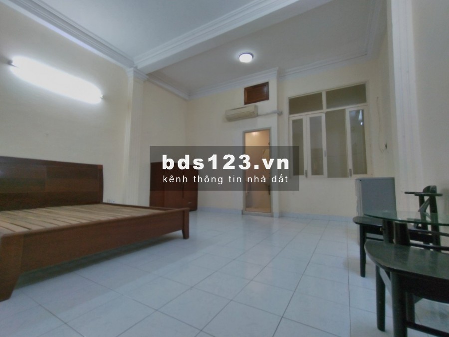 Phòng Tiện Nghi Nội Thất Đầy Đủ, Máy Nóng Lạnh, 4 Người, Gần Vincom