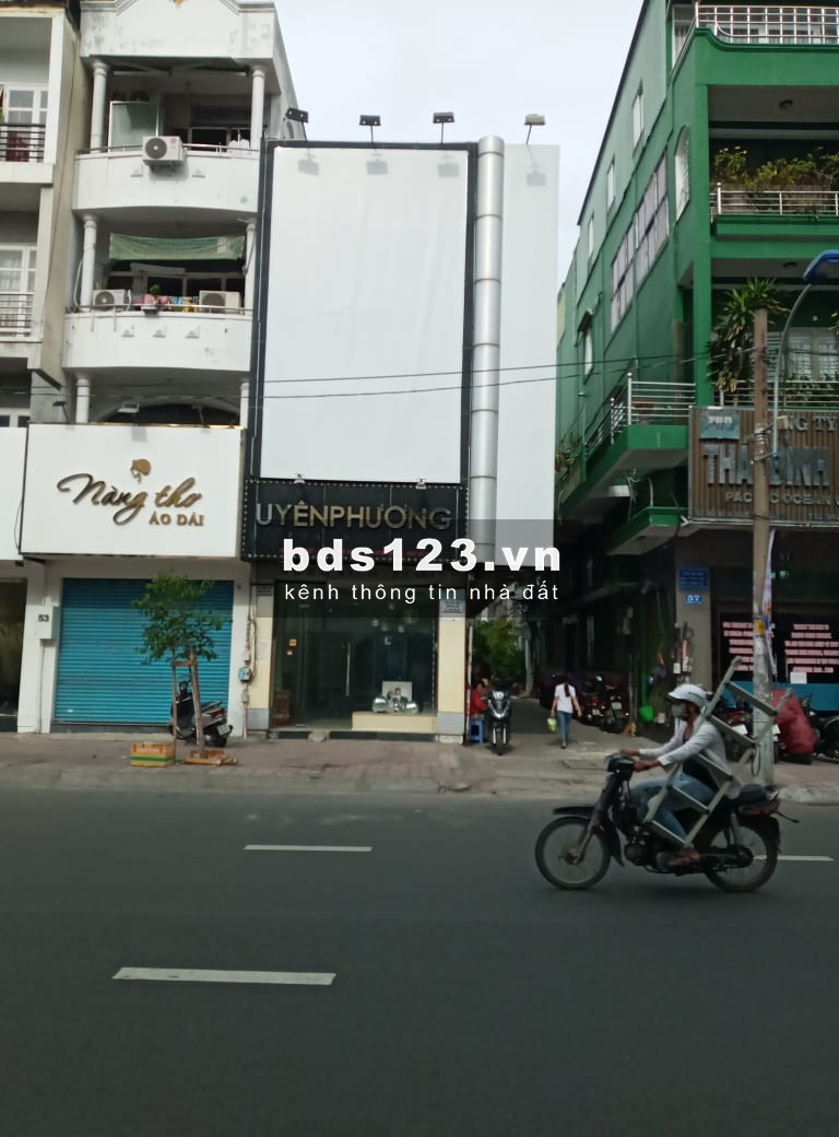 Cho thuê nhà nguyên căn góc 3 mặt tiền đường Hồ Văn Huê