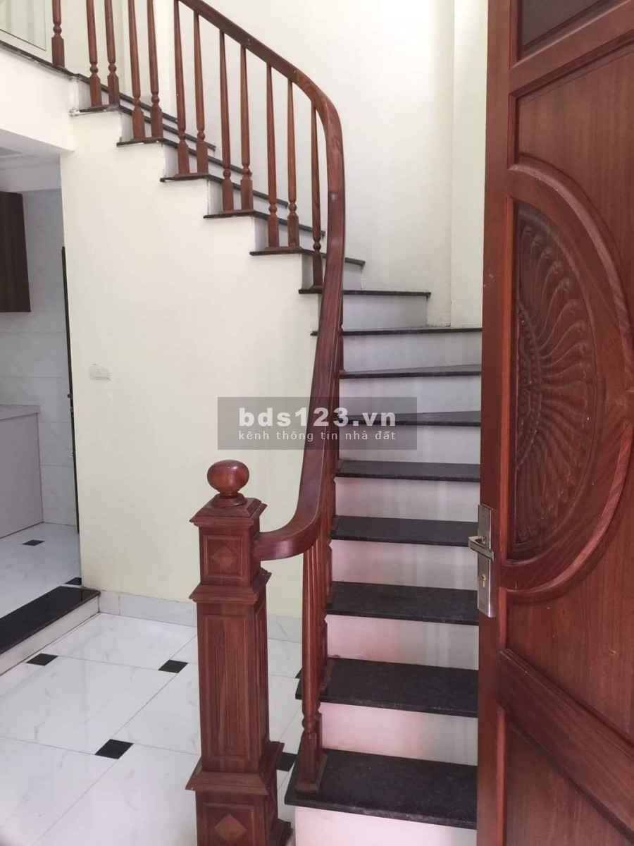 Phùng Khoang 5 Tầng Đẹp Kiên Cố - Trung Tâm Tiện Ích - Vài Bước Ô tô - Ngoài 3 Tỷ - 0904680515