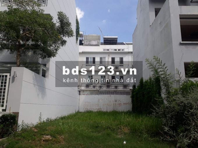Cần bán lô đất ngay MT đường Thích Quảng Đức, P. 4, Q. Phú Nhuận 80m2, Giá 4.9 tỷ