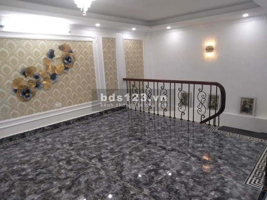 Bán nhà Minh Khai 45m2 6T, kinh doanh sầm uất, gara ô tô,Cạnh Time city, giá rẻ hơn 5 tỷ