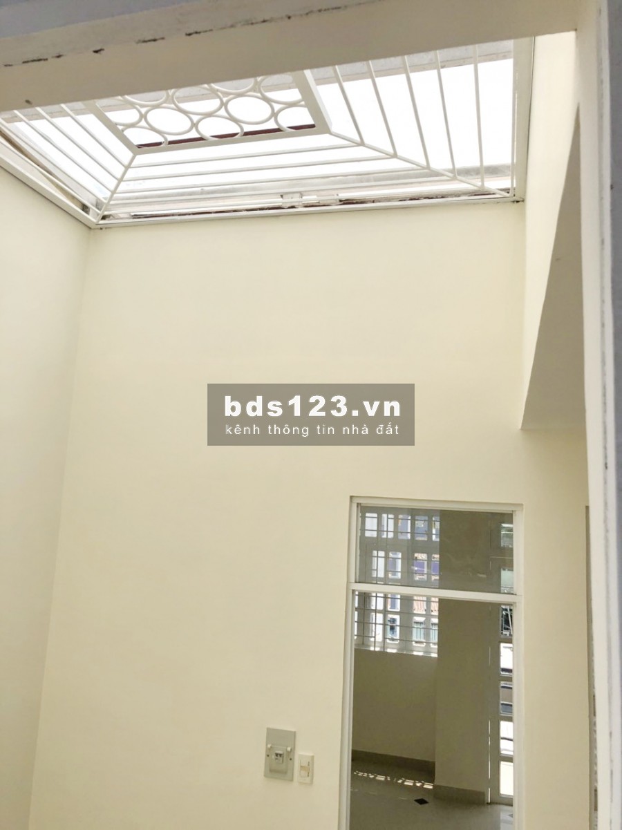 Bán nhà mới 2 lầu hẻm 141 đường Tám Danh Phường 4 Quận 8