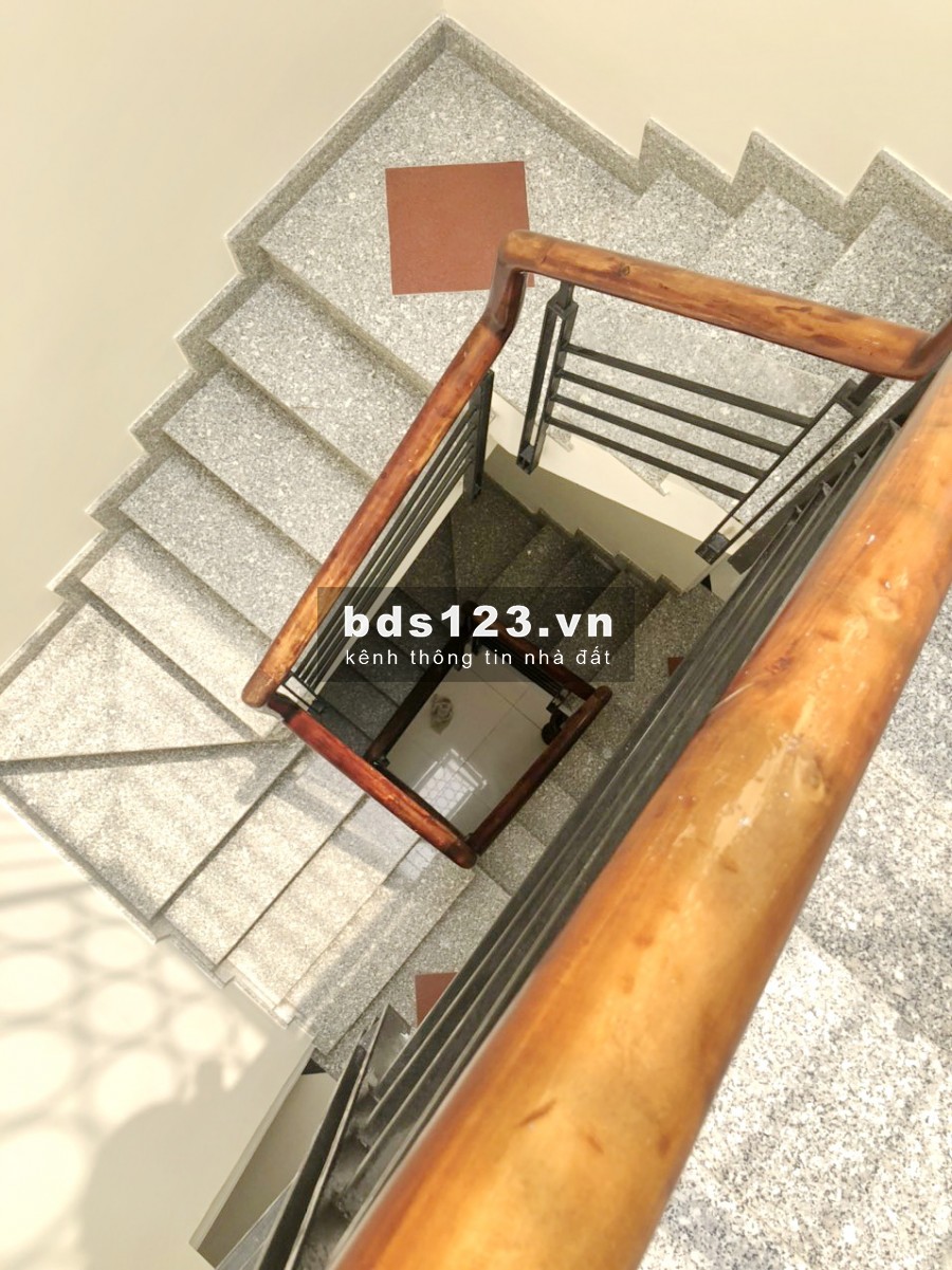 Bán nhà mới 2 lầu hẻm 141 đường Tám Danh Phường 4 Quận 8