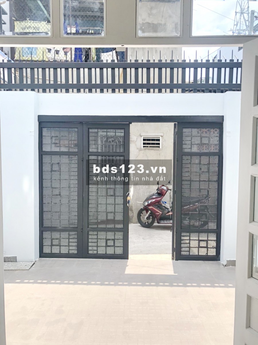Bán nhà mới 2 lầu hẻm 141 đường Tám Danh Phường 4 Quận 8