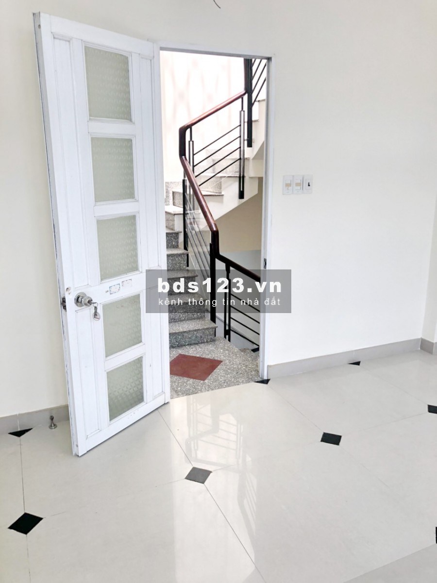 Bán nhà mới 2 lầu hẻm 141 đường Tám Danh Phường 4 Quận 8
