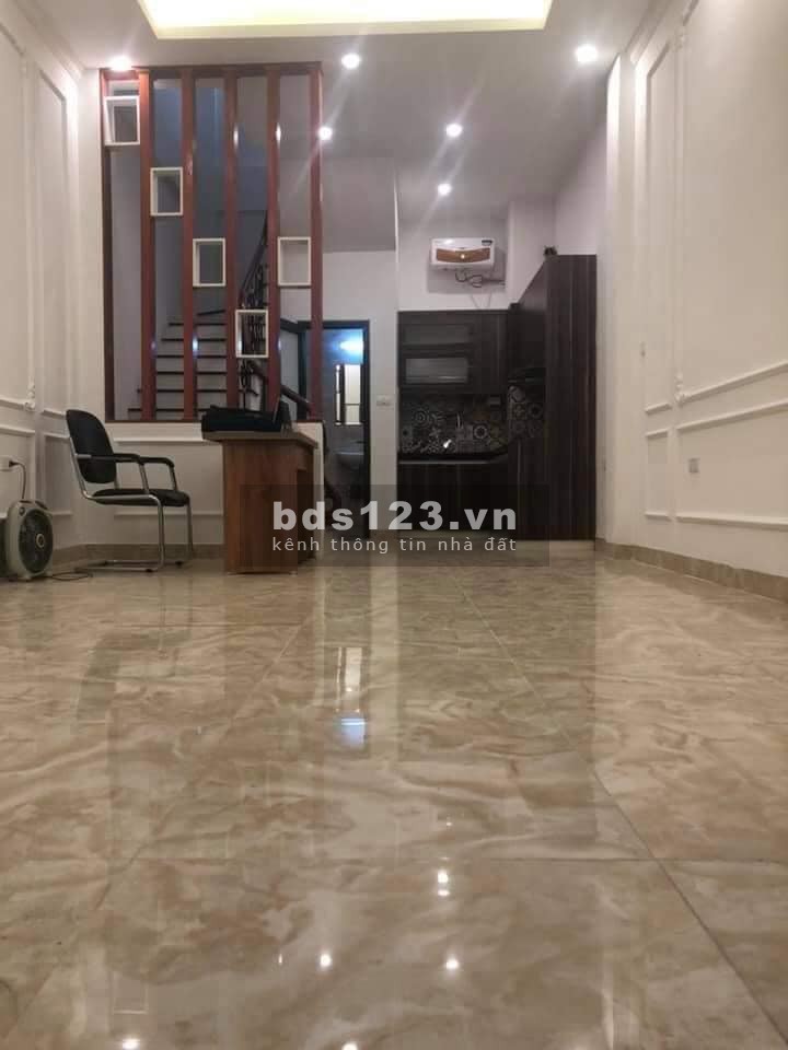 BÁN NHÀ PHỐ NGUYỄN SƠN, LONG BIÊN 5T, 45m2, 4.5 tỷ