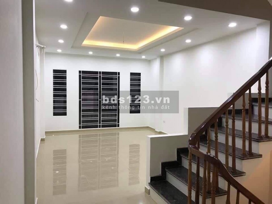 BÁN NHÀ PHỐ NGUYỄN SƠN, LONG BIÊN 5T, 45m2, 4.5 tỷ