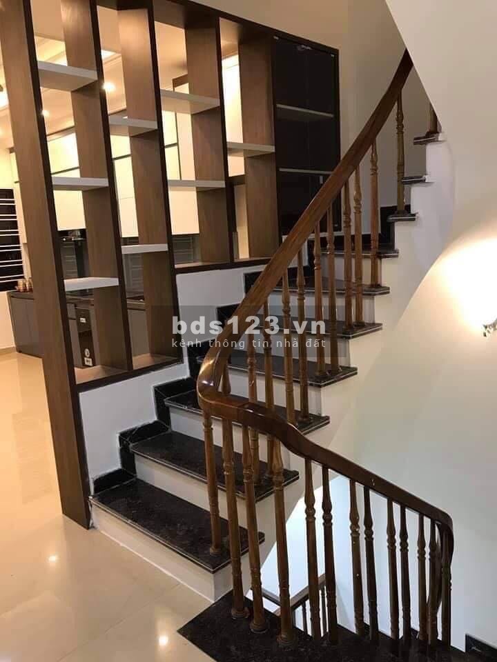 BÁN NHÀ PHỐ NGUYỄN SƠN, LONG BIÊN 5T, 45m2, 4.5 tỷ