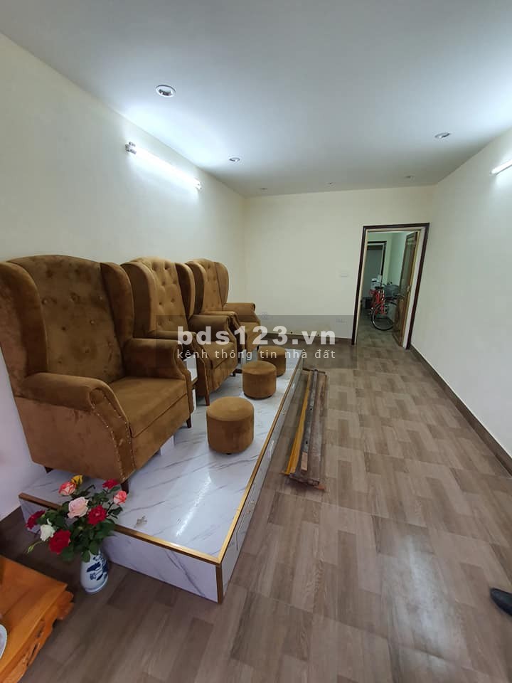 Giá giật mình: mặt phố Đông Thiên, 38m2, kinh doanh đa dạng, 3.8 tỷ
