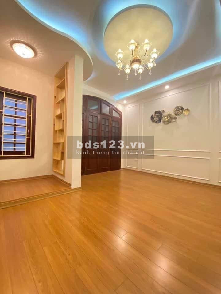 Cực Hiếm - Biệt Thự Trung Tâm Hoàng Cầu - Nhà Đẹp - Ô Tô vào nhà - Tiện ở và Cho Thuê Văn Phòng