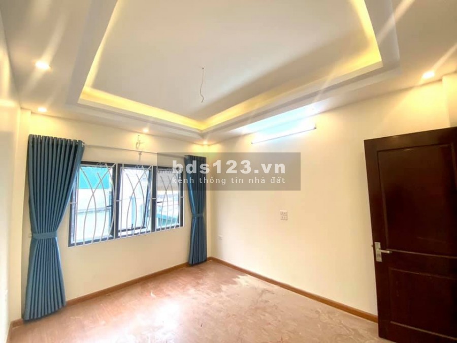 Bán nhà đẹp Nguyễn Văn Cừ,Ngọc lâm 44m2, 5 tầng, ô tô đỗ, gần cầu chương dương chỉ 3.35 tỷ