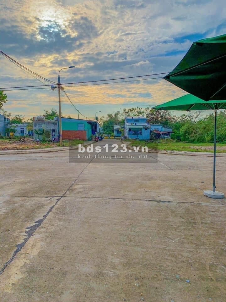 Bán 2 lô Liền Kề Cách Bến xe Đức Long 1,5km Cách Quốc lộ 1/ 100m,Đường Rộng 8m5,Dân cư Hiện Hữu