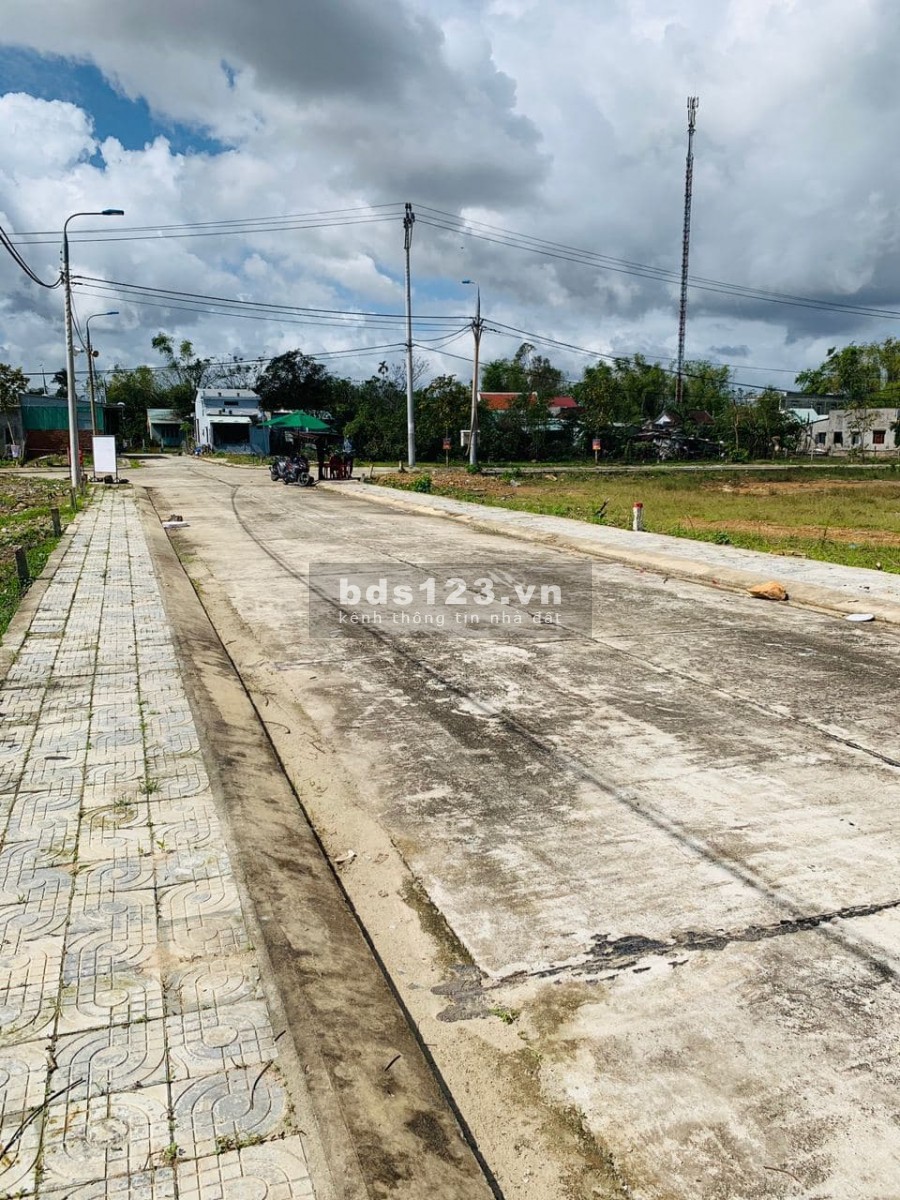 Bán 2 lô Liền Kề Cách Bến xe Đức Long 1,5km Cách Quốc lộ 1/ 100m,Đường Rộng 8m5,Dân cư Hiện Hữu