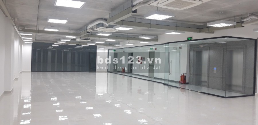 Cho thuê Tòa nhà văn phòng Hầm 5 lầu sàn trống suốt 1350m2 Trần não Bình An Quận 2