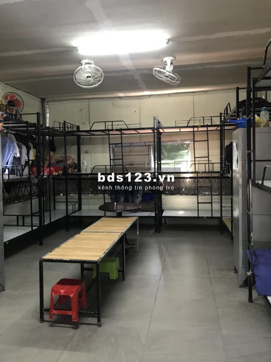 Ký túc xá 700k/tháng bao điện, nước máy lạnh, wifi Quận 11
