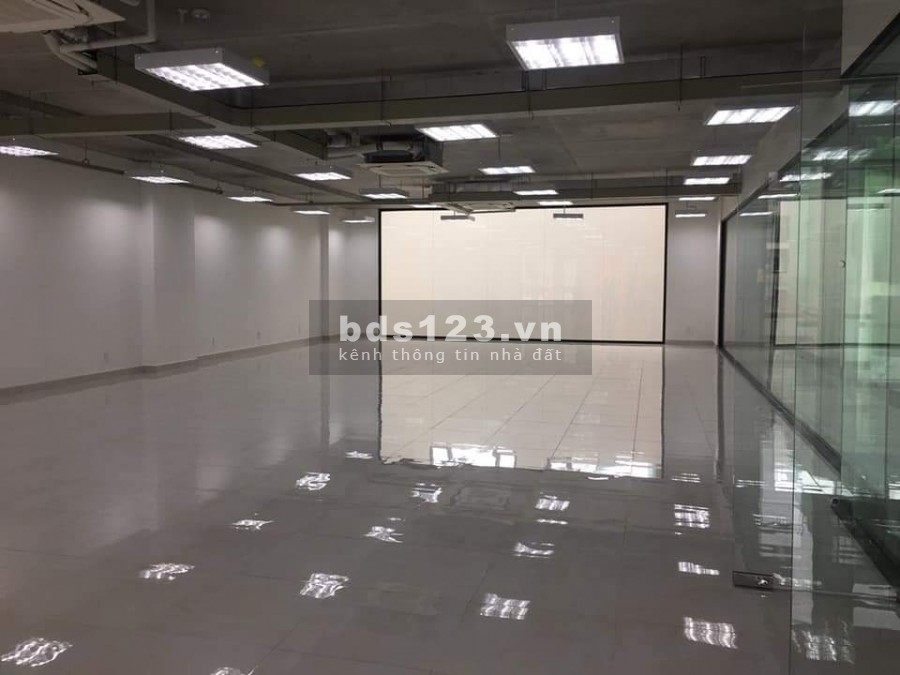 Cho thuê Tòa nhà văn phòng Hầm 5 lầu sàn trống suốt 1350m2 Trần não Bình An Quận 2