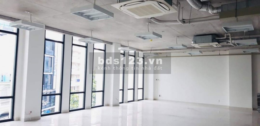 Cho thuê Tòa nhà văn phòng Hầm 5 lầu sàn trống suốt 1350m2 Trần não Bình An Quận 2