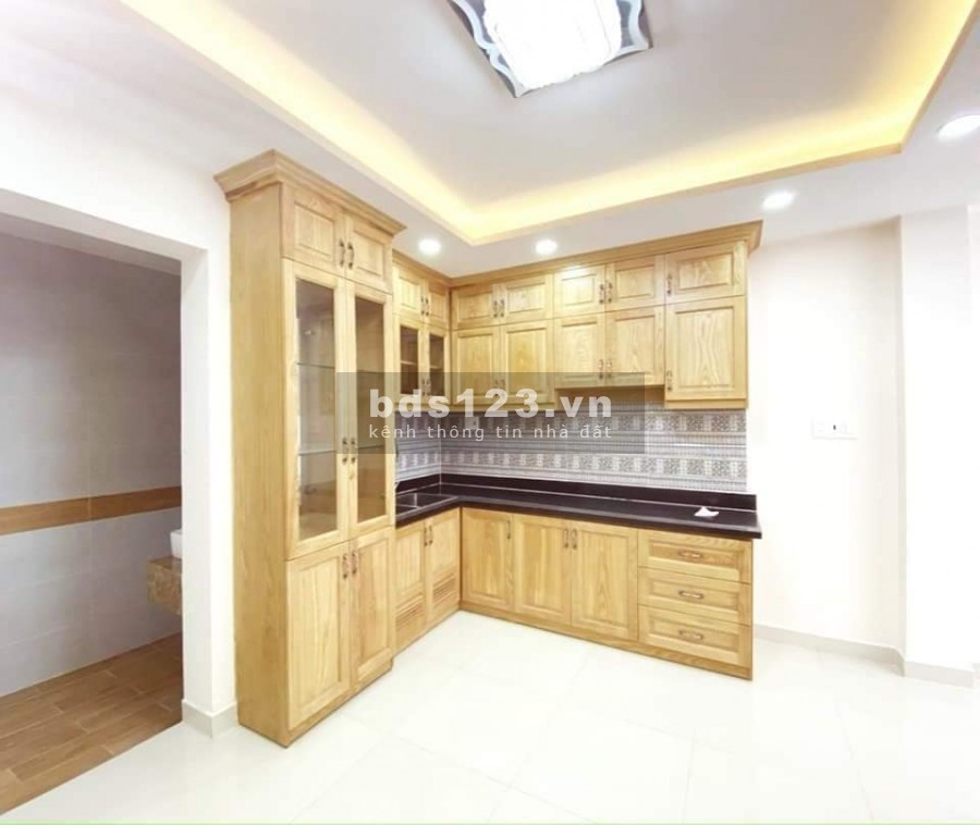 1. Bán nhà 4 tầng đường 3-2, Quận 10, Giá rẻ. Hẻm xe hơi. 60m2