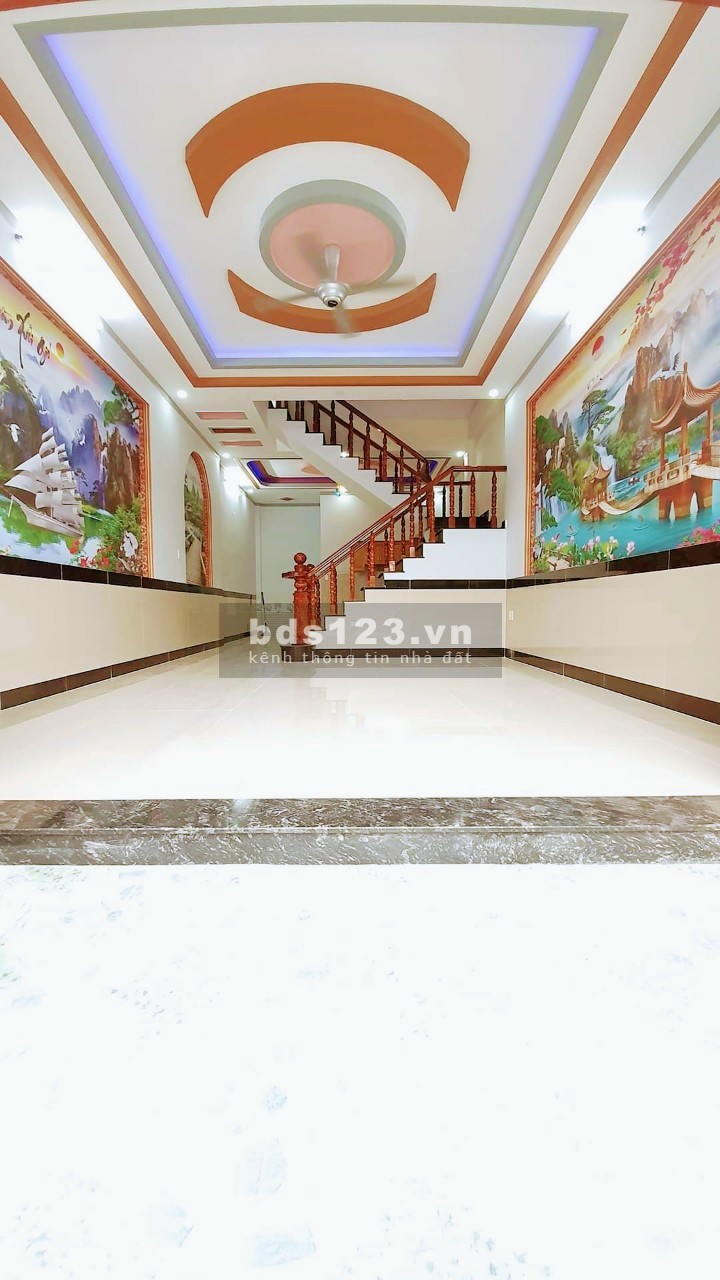 Bán nhà SHR gần ngã tư Miếu Ông Cù 1 trệt 1 lầu 3pn, 2wc sân ô tô