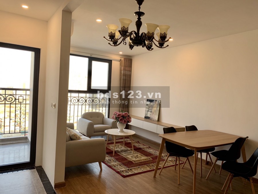 Cho thuê căn hộ 2 phòng ngủ, nội thất gỗ thơm tại 6th Element, 9tr/th, LH:0978616301