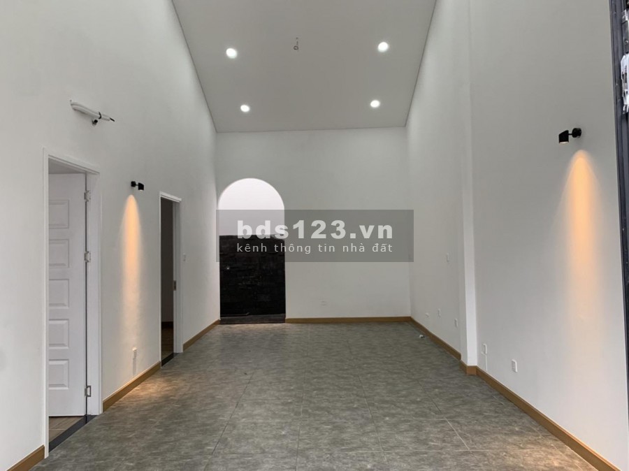 Nhà Quận 9, ngay đường Nam Hòa có 2pn, 67.5m2 sổ hoàn công