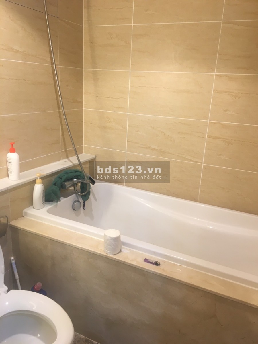 Cho thuê gấp căn hộ 2PN, 2WC D'capitale Trần Duy Hưng Full nội thất giá cực tốt. Liên hệ: 0936876905