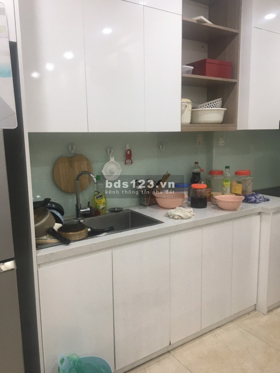 Cho thuê gấp căn hộ 2PN, 2WC D'capitale Trần Duy Hưng Full nội thất giá cực tốt. Liên hệ: 0936876905