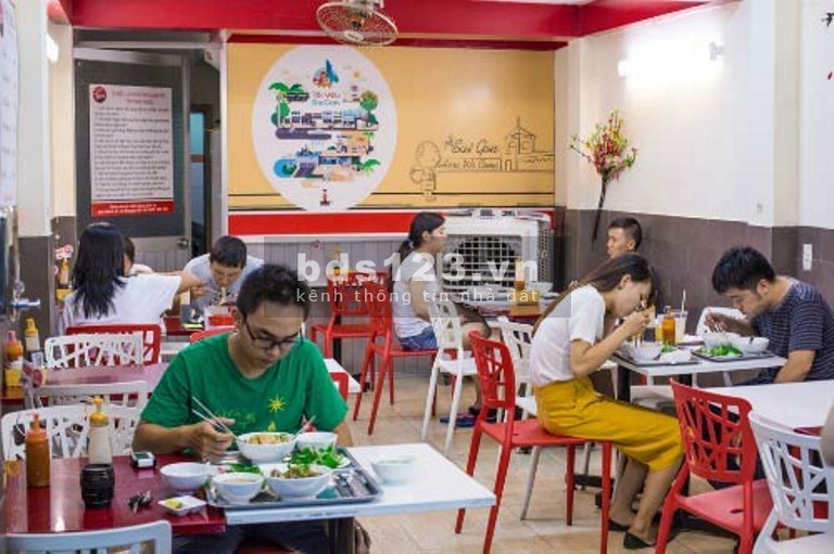 Cần bán nhà mặt phố Bà Triệu 38m, 3 tầng, vỉa hè 3m, ngay chợ Hà Đông , kinh doanh sầm uất