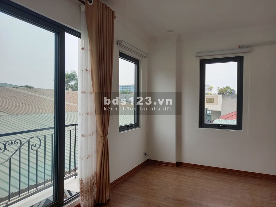 Nhà Sịn sò tân cổ điển, tinh tế Sài Đồng Long Biên