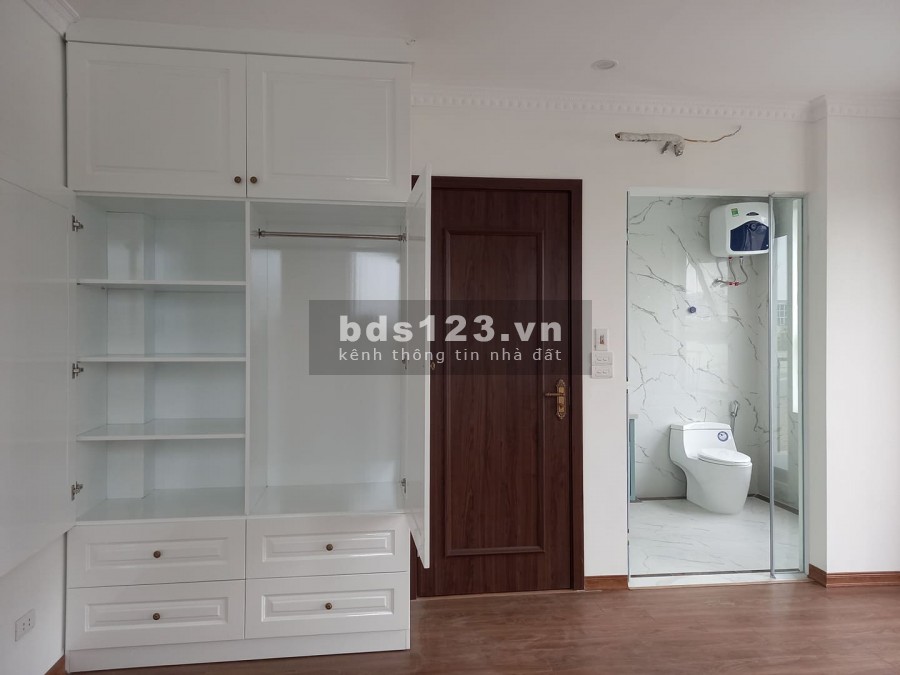 Nhà Sịn sò tân cổ điển, tinh tế Sài Đồng Long Biên