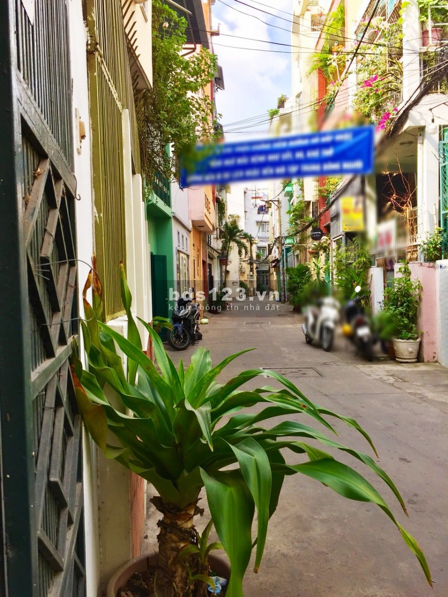 Nhà nguyên căn đường Hồ Biểu Chánh, phường 11, Phú Nhuận. 4x11m, 1 trệt 1 lầu, 2PN, hẻm xe hơi