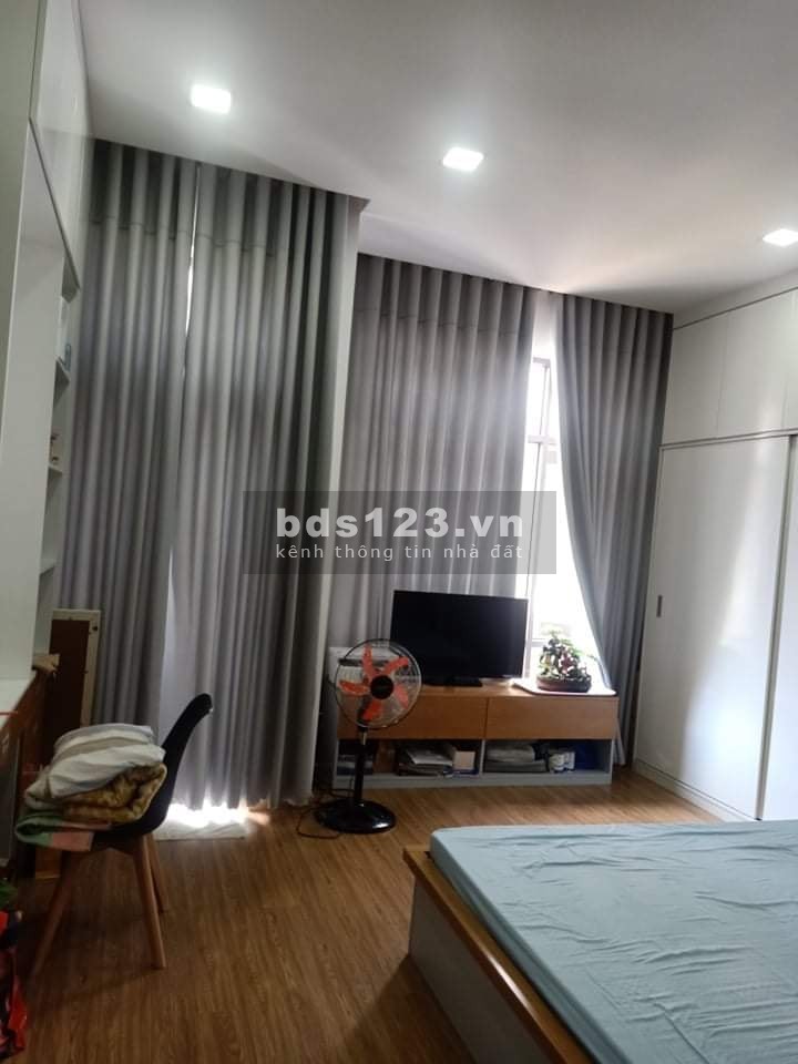 Bán nhà Âu Cơ chính chủ 58m2, giá chỉ 4,1 tỷ, 3 tầng, TẶNG nội thất
