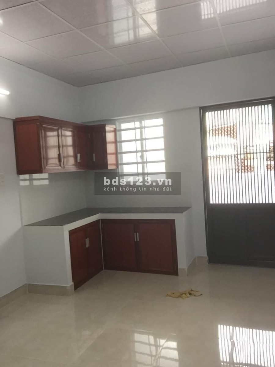 Bán nhà riêng, hẻm Bến Vân Đồn, Q4, 65m2, chỉ 2,3 tỷ, SHR