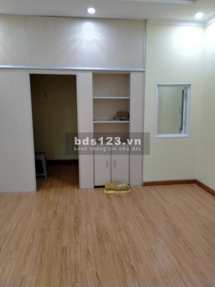Ba Đình , mặt ngõ , kinh doanh Đỉnh , thông , rộng, mặt tiền 4M . 32Mx3T 3 tỷ