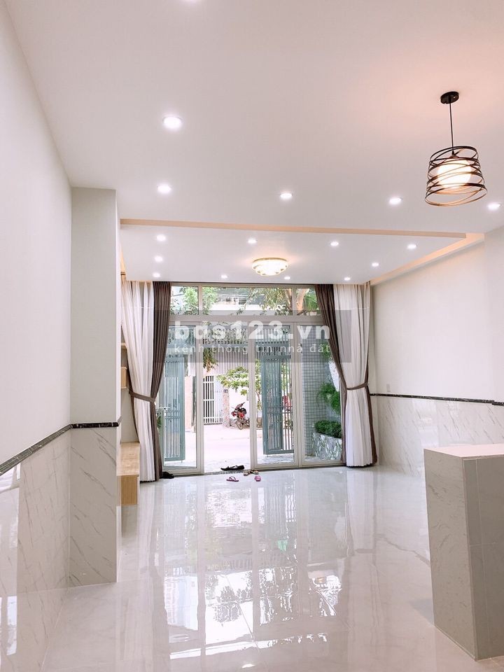 NHÀ Gần chợ BÌNH CHÁNH ,DT 100m2 ,Nhà 1 trệt 1 lầ