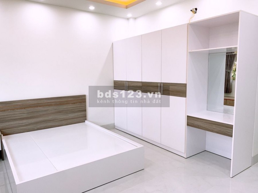 NHÀ Gần chợ BÌNH CHÁNH ,DT 100m2 ,Nhà 1 trệt 1 lầ