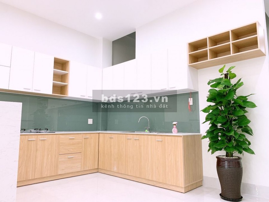 NHÀ Gần chợ BÌNH CHÁNH ,DT 100m2 ,Nhà 1 trệt 1 lầ
