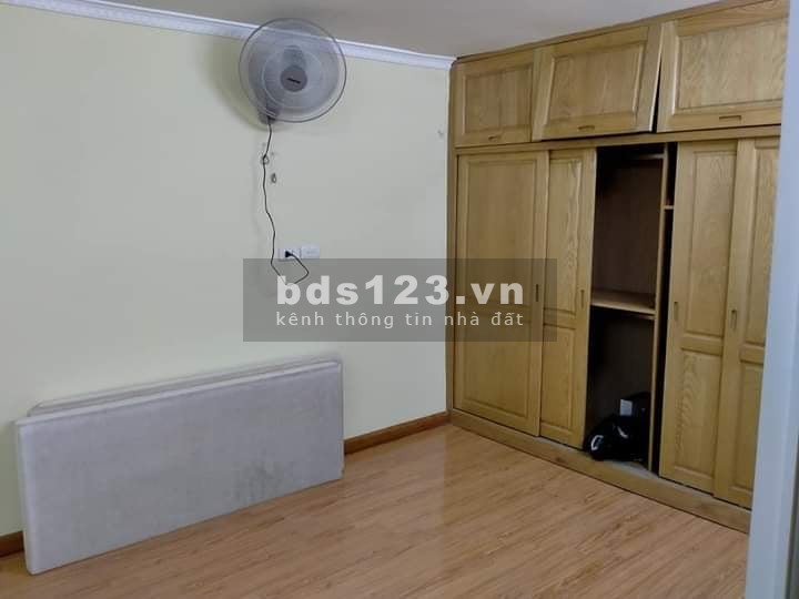 Bán gấp nhà Đào Tấn DT 35m 3 Tầng MT 4m giá 3 tỷ