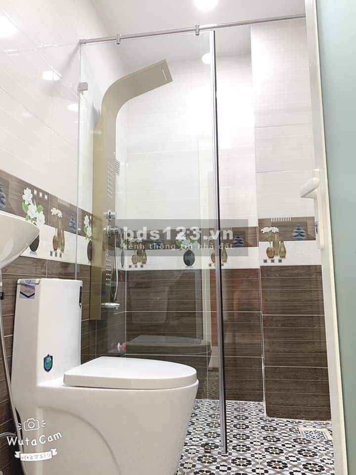 Căn nhà như hình mặt tiền gần chợ bình chánh