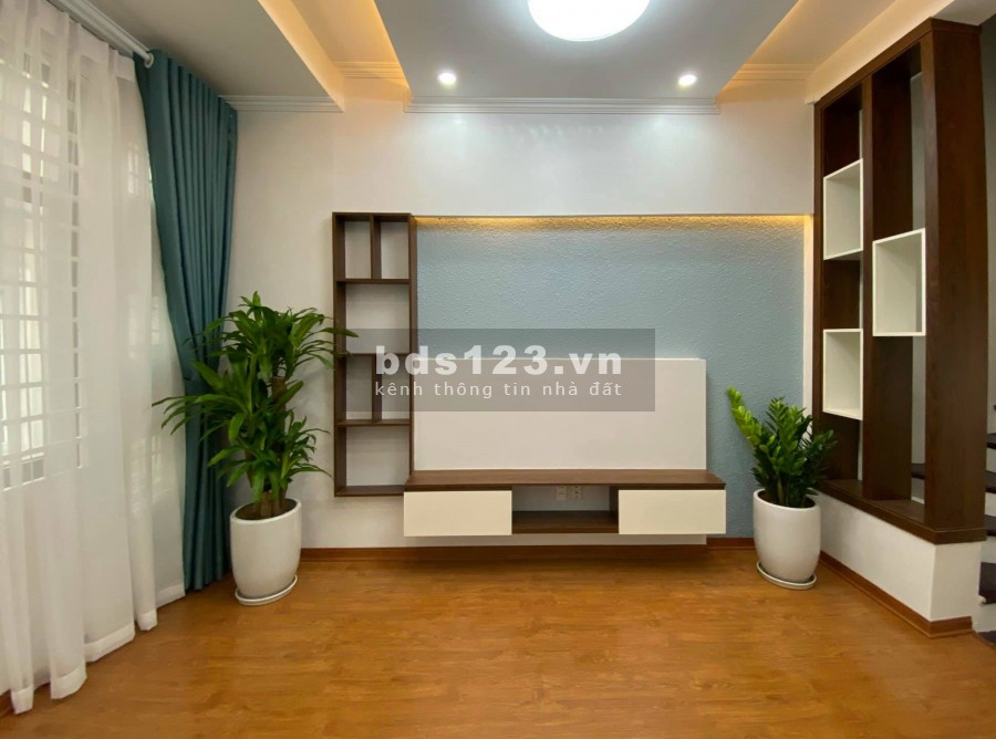 Bán nhà Hoàng Ngân, Thanh Xuân 40m 5 tầng MT3,6m hơn 4 tỷ