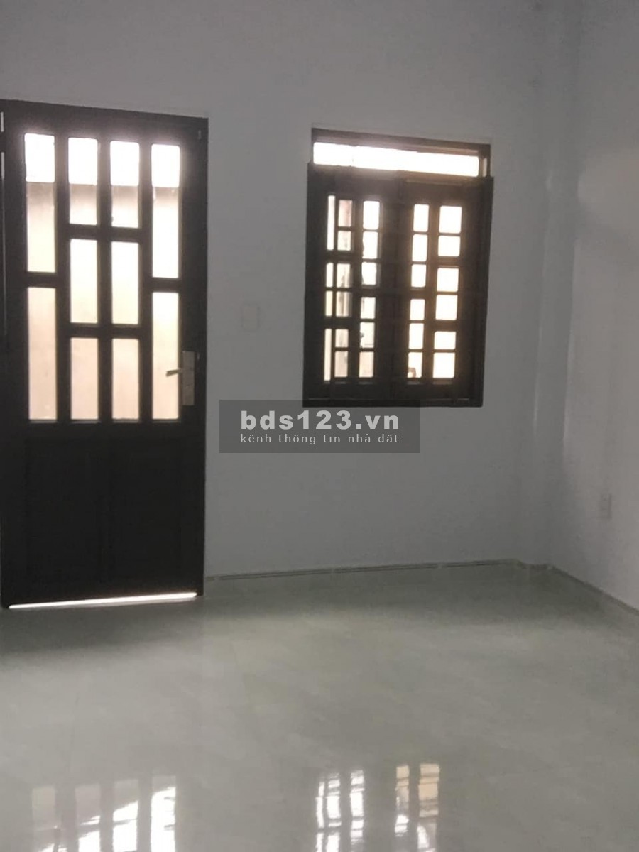 Bán nhà riêng, hẻm Bến Vân Đồn, Q4, 65m2, chỉ 2,3 tỷ, SHR
