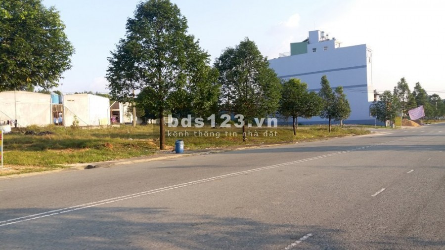 Gia đình chuyển về quê sinh sống cần bán gấp 450m2